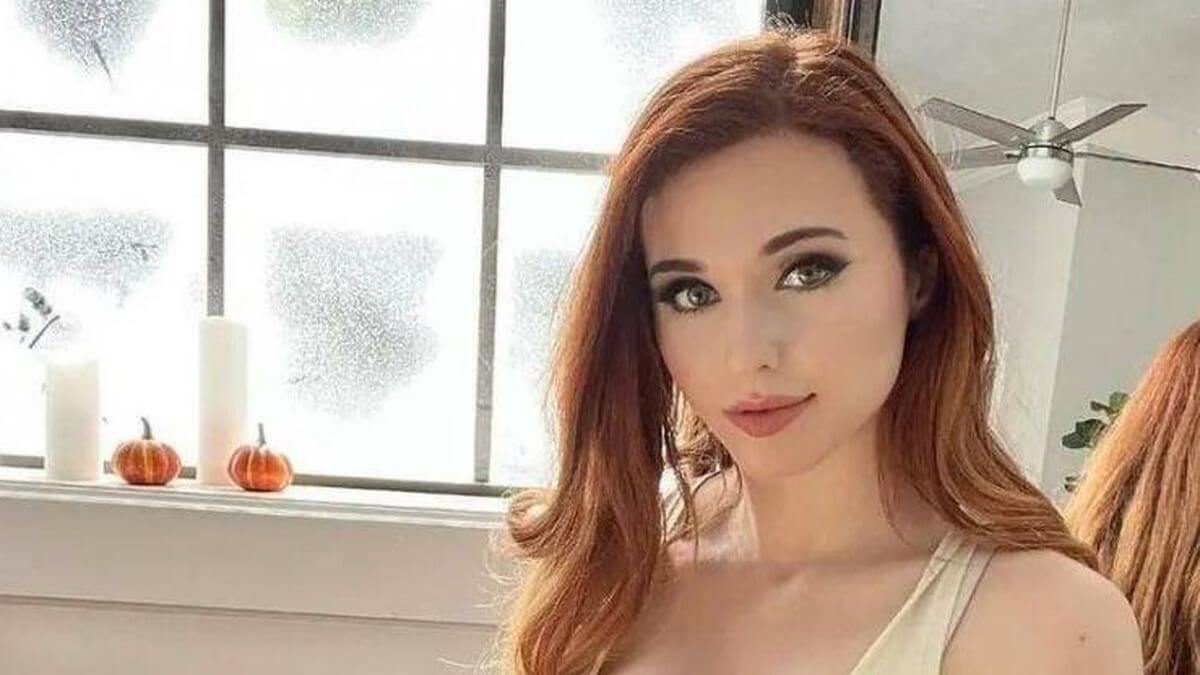 Amouranth criticizes Pokimane for engaging in xQc’s contract debate with Kick