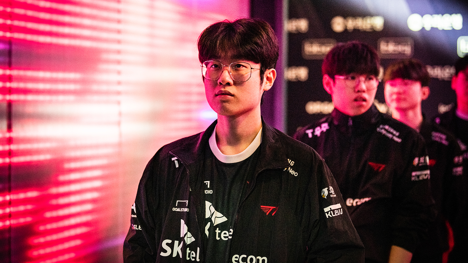 Zeus: The Record-Breaking Toplaner of T1