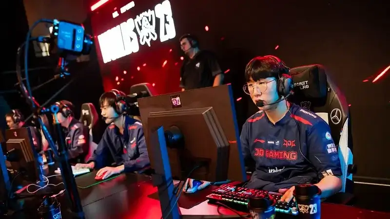 JDG vs KT Rolster: Strategic Mastery Meets Unyielding Spirit