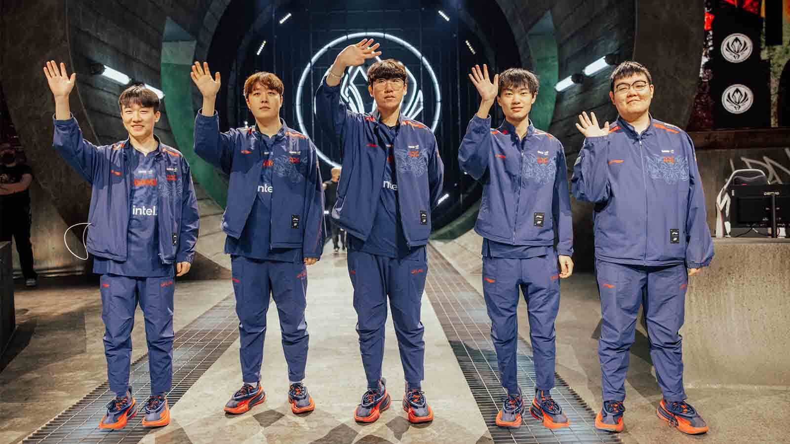 JDG Solidifies Its Roster: Eyes Set on League of Legends Grand Slam