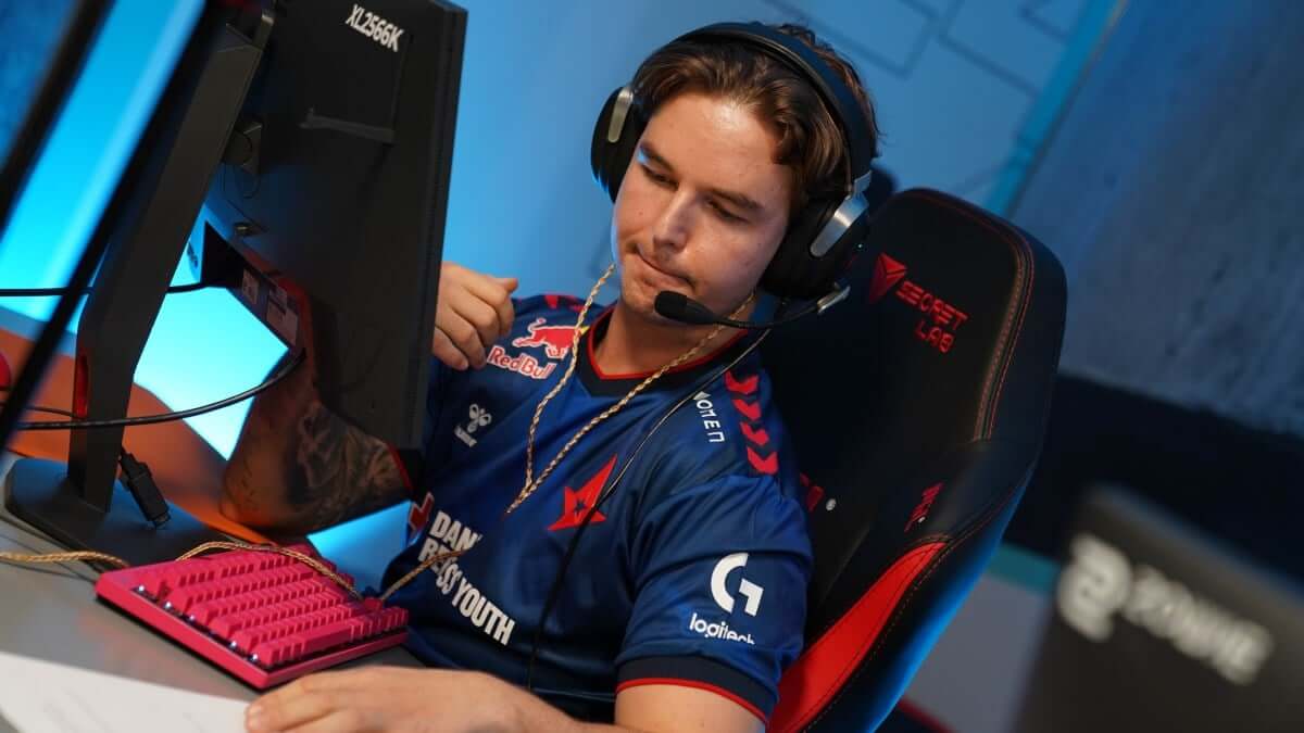 Astralis Re-signs Danish Prodigy and Shifts dev1ce to IGL Role