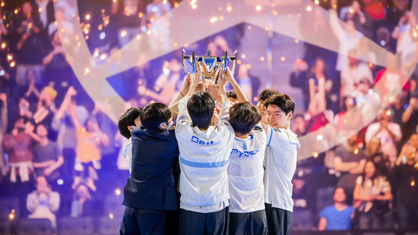 LoL: Is a Third International Tournament on the Horizon?