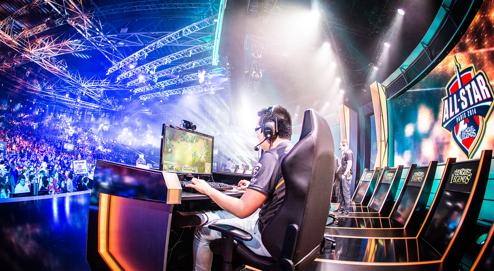 The AI Revolution and its Impact on Esports and Fantasy Sports