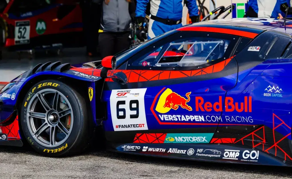 Max Verstappen lanza un equipo de sim racing